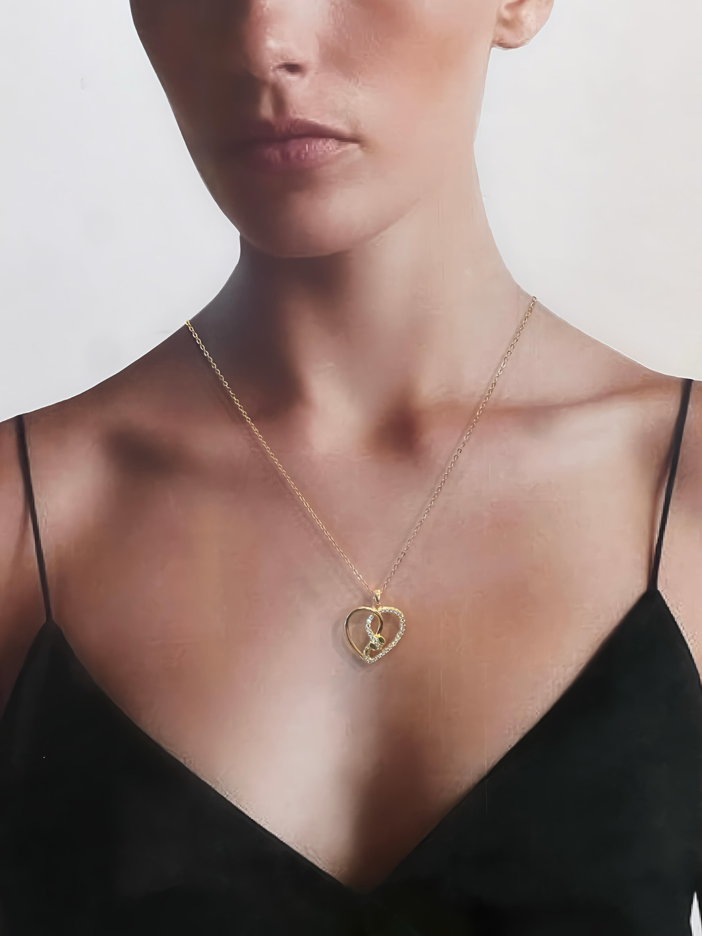 Collar Corazón Víbora